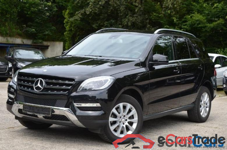 Mercedes ML 350CDI 258pk Aut. Blue TEC 4-Matic Xenon Part Leather Navi (total options : 7 899,98 euro)