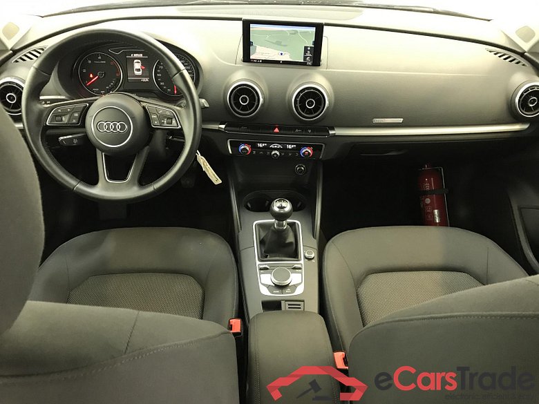 Audi A3 Limousine 1.6TDI Xenon Navi PDC Klima #6