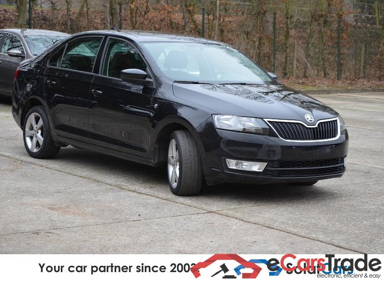SKODA RAPID Ambition 1.6CR TDI 105Hp Navi Klima PDC... #2