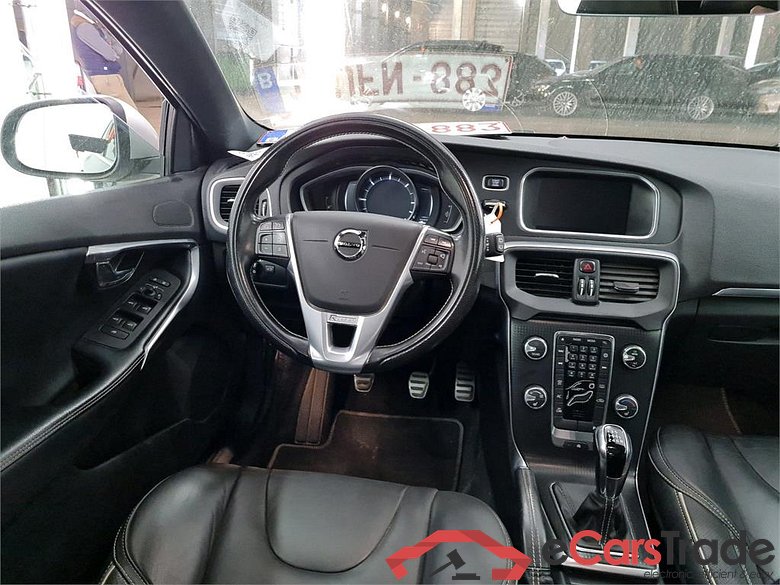 Volvo V40 2.0 D3 R-Design 150Hp Pano LED-Xenon Virtual Navi Sport-Leather Klima PDC ... #6