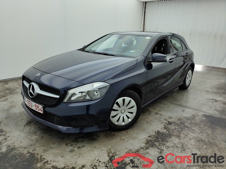 Mercedes-Benz A-Klasse A 180 d BlueEFFICIENCY Edition 5d #1