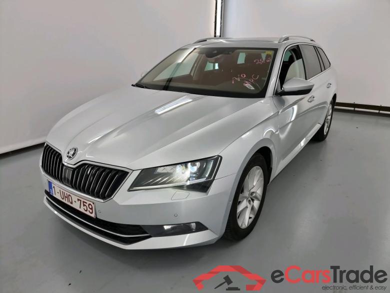 SKODA SUPERB COMBI DIESEL - 2015 1.6 CR TDi Corporate Plus Edition DSG Style GPS Confort #1