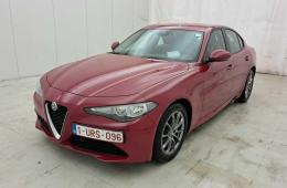 Alfa Romeo Giulia 2.2 JTDm Navi Leather KeylessGo Klima PDC ...