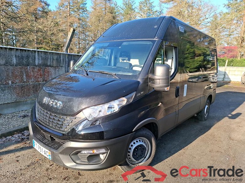 Iveco 2.3 35S16 V11 H2 3520 IVECO Daily / 2019 / 4P / Fourgon tôlé 2.3 35S16 V11 H2 3520 #1