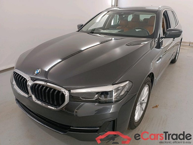 BMW 5 SERIES TOURING 2.0 520D 140KW XDRIVE TOURING AUTO Business Driving Assistant #1