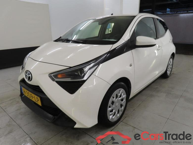 TOYOTA Aygo 1.0 VVT-i x-play