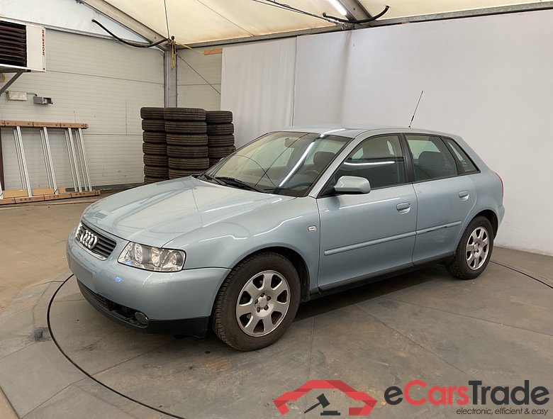 AUDI A3 1.6i Ambiente