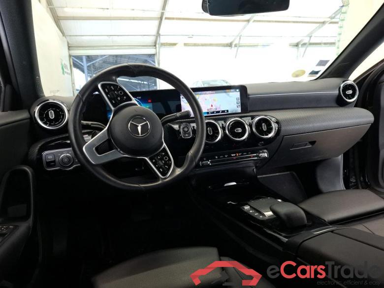Mercedes A 200 d Business Line 8G-DCT MERCEDES-BENZ Classe A Compact / 2018 / 5P / Berline A 200 d Business Line 8G-DCT #5