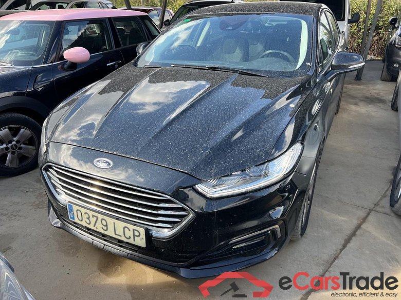 Ford 2.0 TDCi 110kW (150CV) Titanium 235 FORD Mondeo / 2014 / 5P / berlina con portón 2.0 TDCi 110kW (150CV) Titanium 235