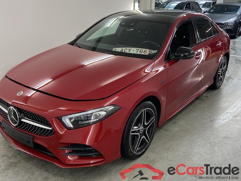 MERCEDES-BENZ A-CLASS LIMOUSINE 1.3 A 250 E BUSINESS SOLUTION AMG DCT Plus Driving Assistance