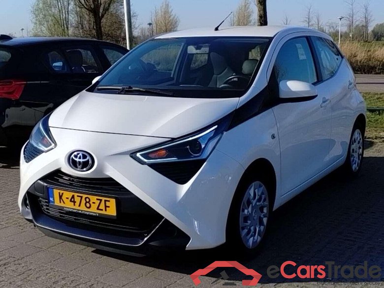 TOYOTA Aygo 1.0 VVT-i x-play