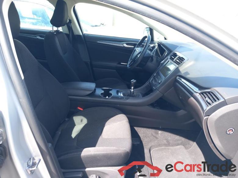 Ford 2.0 TDCi 110kW (150CV) Titanium 235 FORD Mondeo / 2014 / 5P / berlina con portón 2.0 TDCi 110kW (150CV) Titanium 235 #6