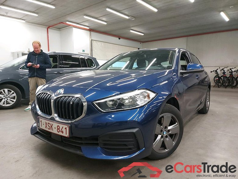 BMW - BMW 1 HATCH 118d 136PK Business Edition With Electronic Airconditioning & PDC Front & Rear & Pano Roof