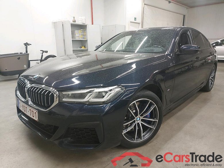 BMW - BMW 5 BERLINE 530e 272PK M Sport Pack Business With Sport Seats & Innovation & Travel & Driving Assistant Professional & Drive Recorder & Heated Front & Rear Seats & Safety Pack   * HYBRID *