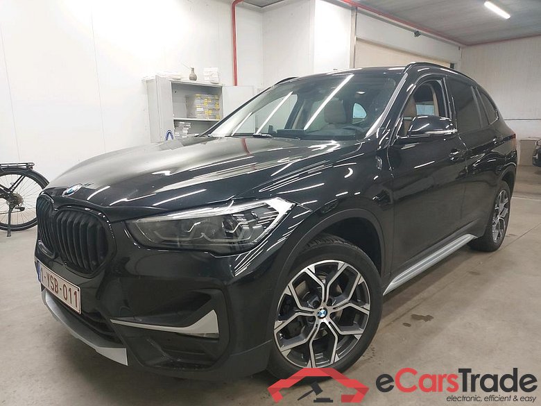 BMW - BMW X1 xDrive18dA 136PK XLine Pack Business Plus & Heated Seats & Travel Pack