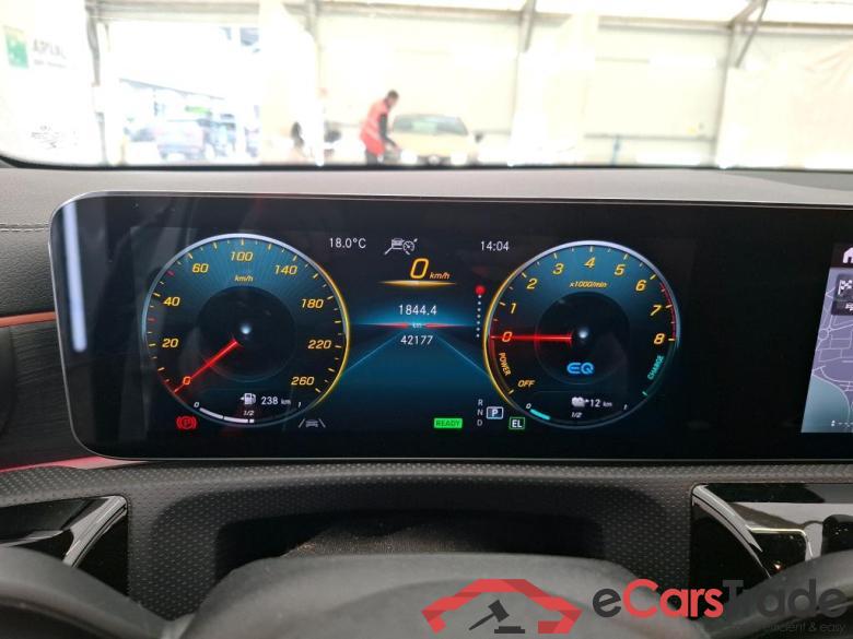 Mercedes A 250 e AMG Line 8G-DCT MERCEDES-BENZ Classe A Compact / 2018 / 5P / Berline A 250 e AMG Line 8G-DCT #6