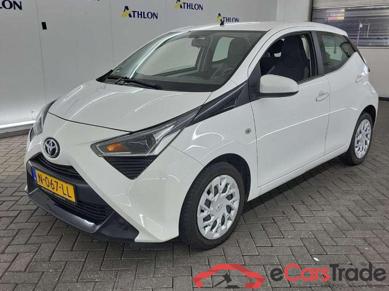 TOYOTA Aygo 1.0 VVT-i x-play 5D 53kW