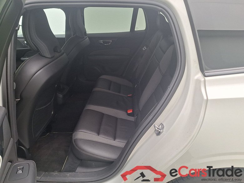 Volvo, V60 '18, Volvo V60 D3 Geartronic R-Design 5d #2