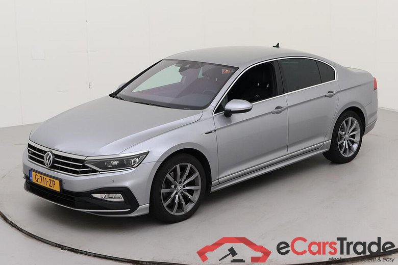 VOLKSWAGEN PASSAT 110 kW #1