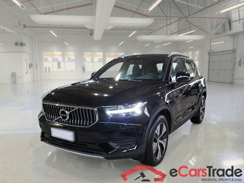 Volvo 228 VOLVO XC40 / 2017 / 5P / SUV T5 PLUG-IN HYBRID AUTO RECH INSCRIP EXPR