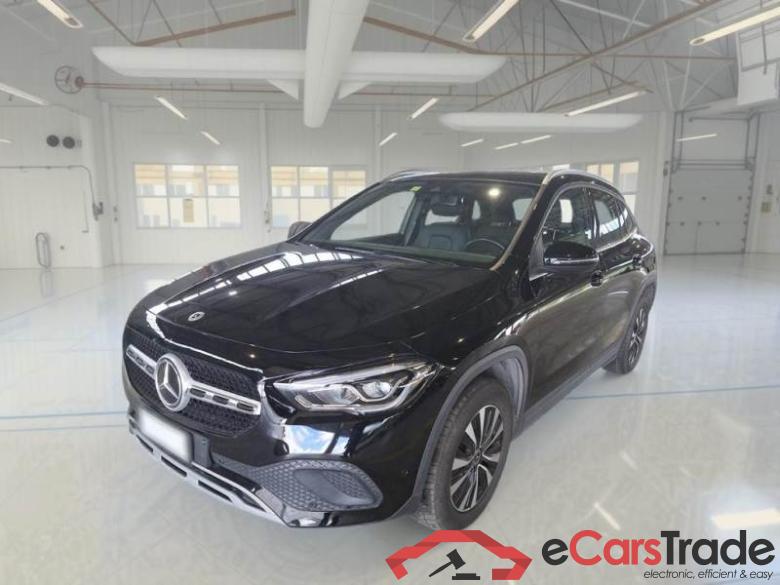 Mercedes 10 MERCEDES-BENZ GLA / 2020 / 5P / CROSSOVER GLA 200 D AUTOMATIC SPORT #1