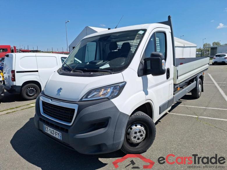 Peugeot 2.0 BLUEHDI 130 S&S PRO SR 335 L3 PEUGEOT Boxer Plateau Ridelles SC / 2014 / 2P / Plateau 2.0 BLUEHDI 130 S&S PRO SR 335 L3 #1