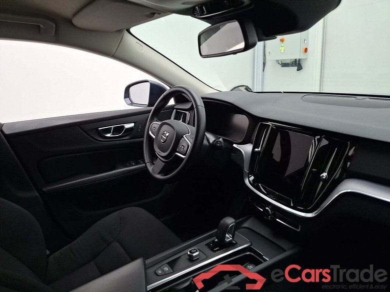 VOLVO V60 2.0 B3 MOMENTUM CORE GEARTRONI #3