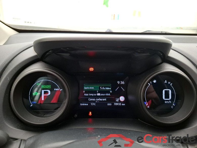 Toyota 1.5 HYBRID 116H DYNAMIC BUSINESS ST AWD TOYOTA Yaris Cross Hybride / 2021 / 5P / SUV 1.5 HYBRID 116H DYNAMIC BUSINESS ST AWD #6