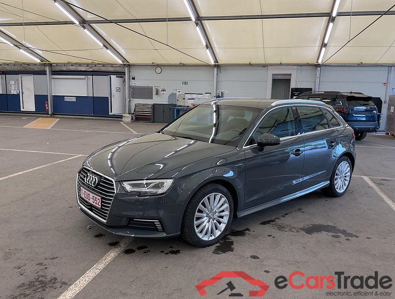 AUDI A3 Sportback e-tron (PHEV) Audi A3 Sportback Design e-tron 1.4 TFSI  150(204) kW(ch) S tronic #1