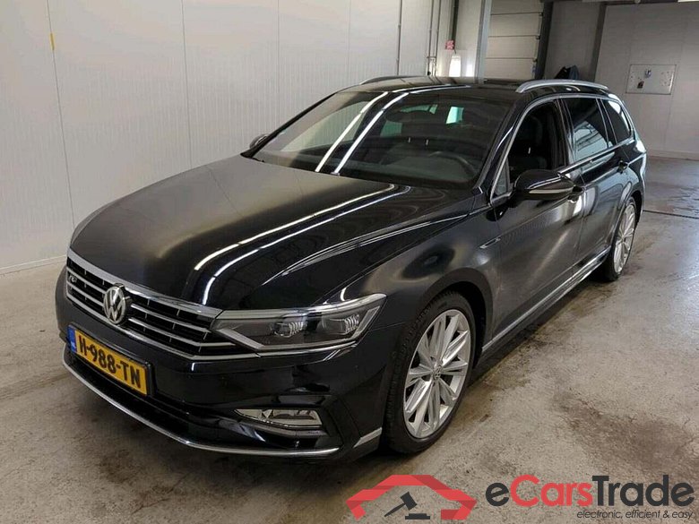 VOLKSWAGEN Passat Variant 1.5 TSI Eleg.Bns R #1
