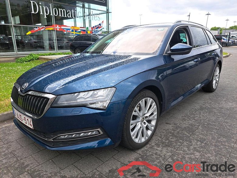 SKODA - SKO SUPERB COMBI CRTDI 122PK DSG7 Clever Plus Pack Style Premium II & Adaptive Cruise & 360 Camera & Towing Hook & Pano Roof