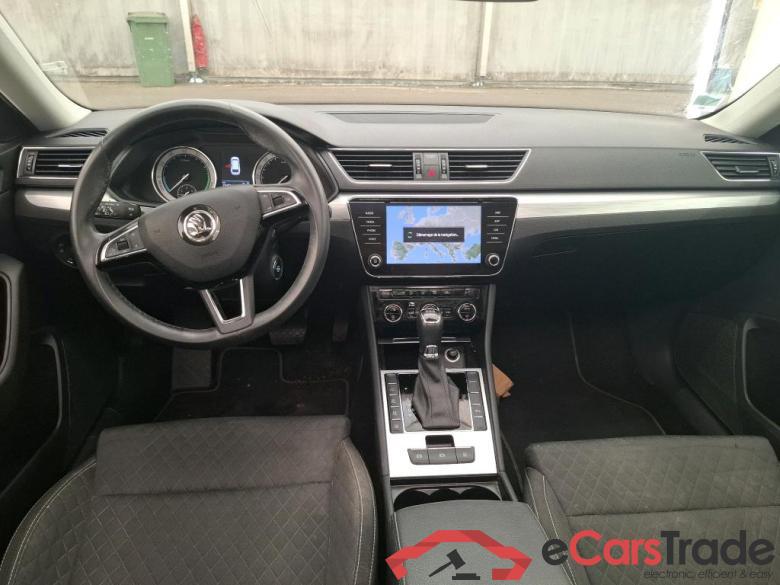 Skoda 1.4 TSI PHEV 218ch DSG6 Business Superb Break Business iV 1.4 TSI Hybrid 215CV BVA6 E6dT #5