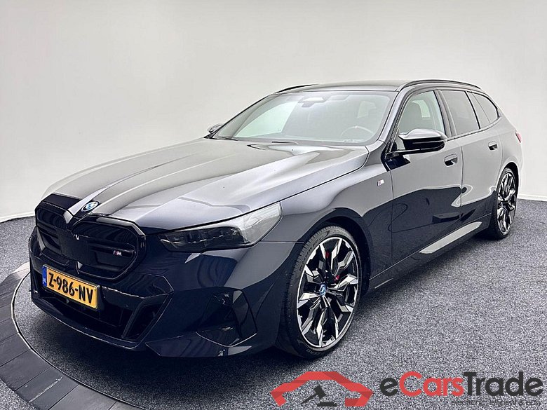 BMW i5 Touring M60 xDrive 84 kWh