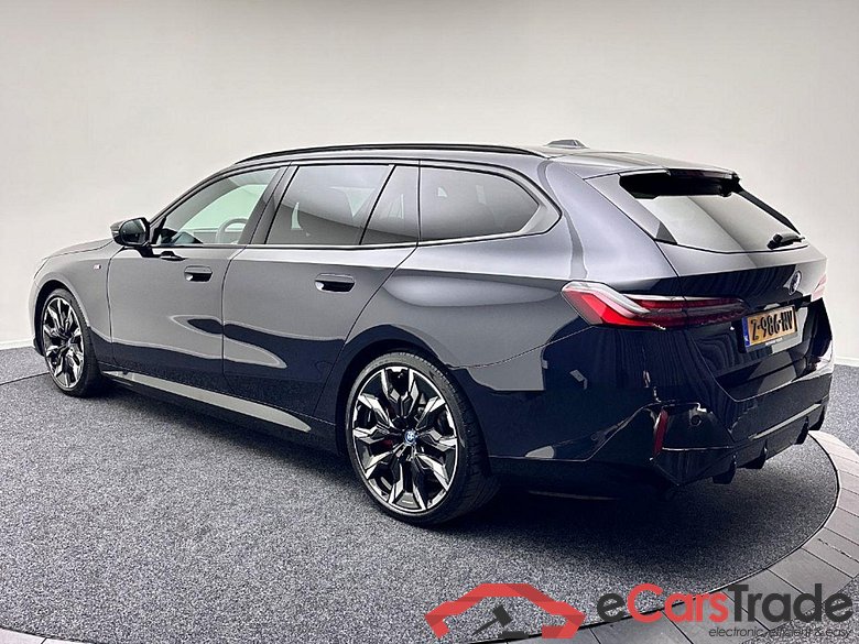 BMW i5 Touring M60 xDrive 84 kWh #3