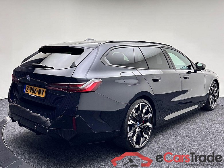 BMW i5 Touring M60 xDrive 84 kWh #4