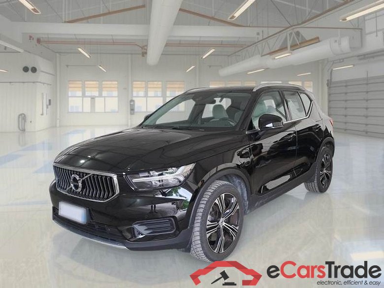 Volvo 218 VOLVO XC40 / 2017 / 5P / SUV T5 PLUG-IN HYBRID AUTO RECHARGE INSCR. #1