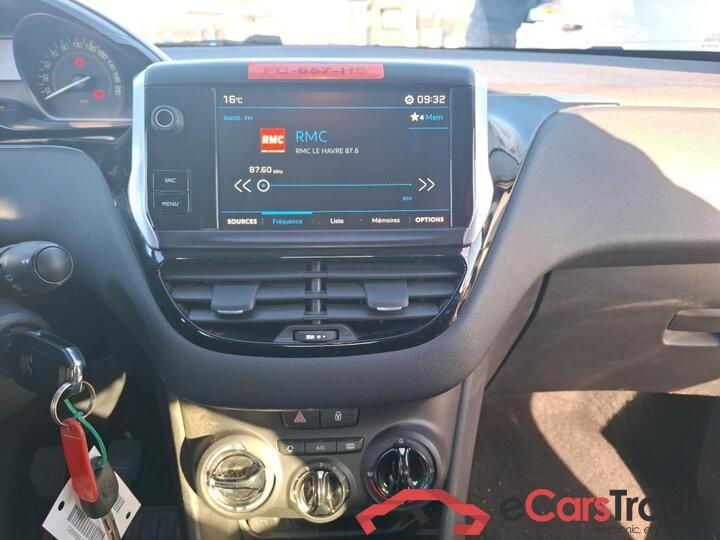 Peugeot 208 1.2 PureTech Display Klima ... #6