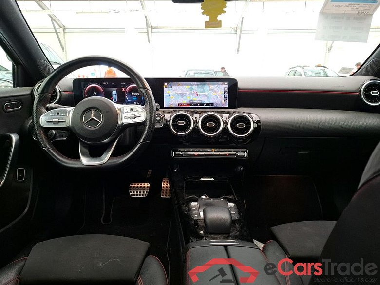 MERCEDES-BENZ Classe A Berline / 2018 / 4P / Berline A 250 e AMG Line 8G-DCT #5