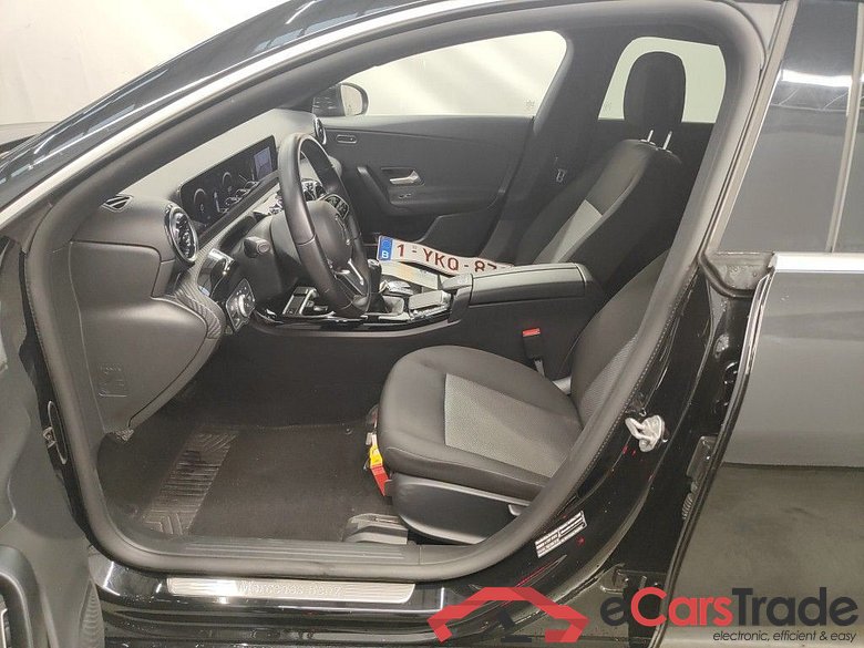 Mercedes-Benz CLA Shooting Brake CLA 180 d Business Solution 5d #3