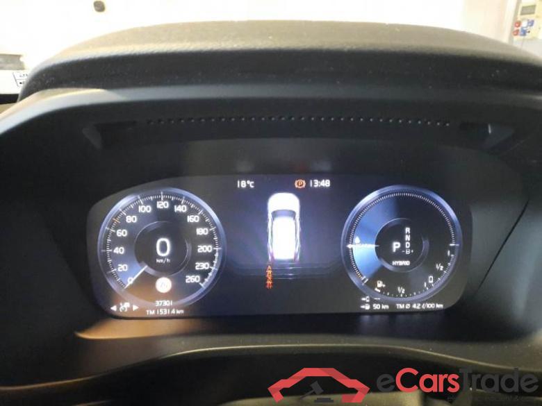 VOLVO XC40 / 2021 / 5P / SUV T4 RECHARGE PLUG-IN AUTO CORE #4