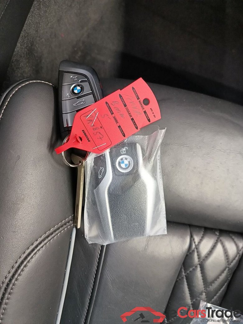 BMW 5 - 2020 545eXAS 286 PHEV 4d #4