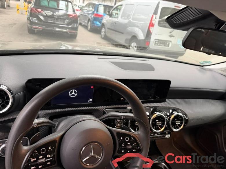 CLA -Klasse Shooting Brake CLA 180 (118.684) 1.3 110KW AT7 E6d #3