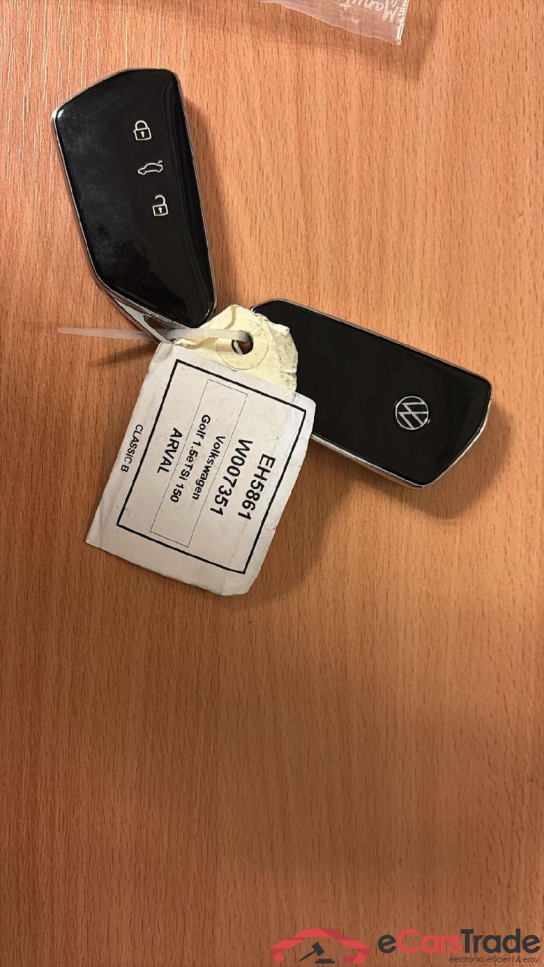 Volkswagen Golf VIII 1.5 eTSI 110kW Life DSG 5d #4