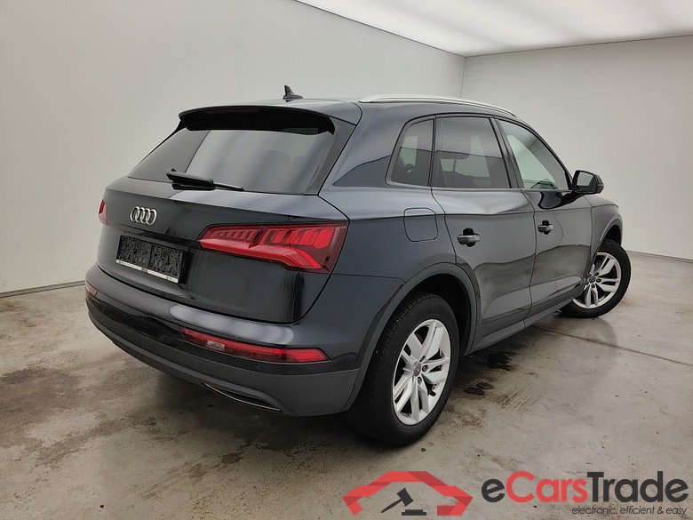 Audi Q5 50 TFSi e S tronic quattro 5d #2