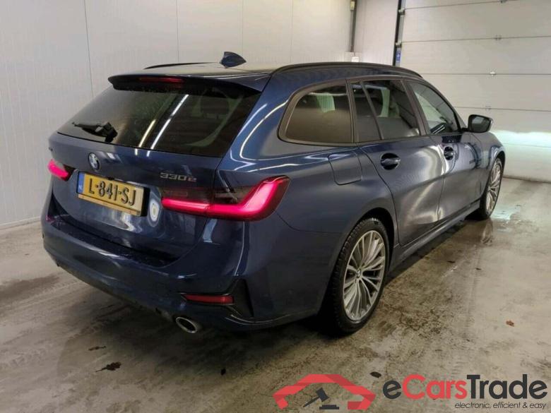 BMW 3-serie Touring 330e xDr. Bns Ed.P #2