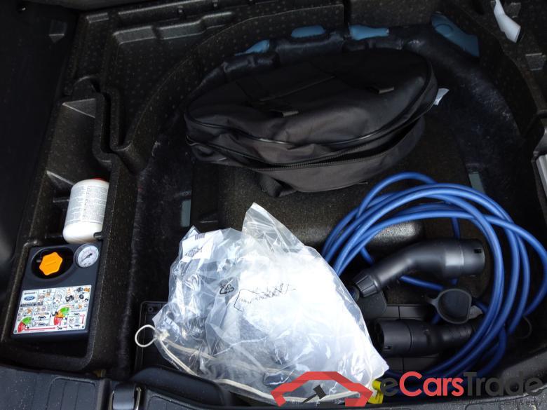 FORD Kuga 2.5 243CV Automático    St Line X #6