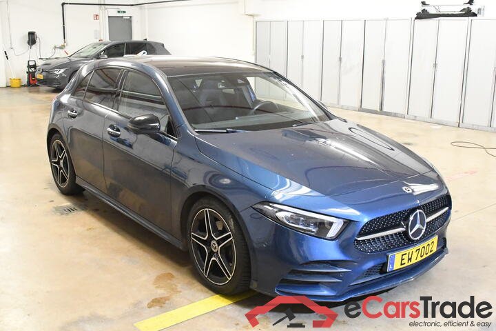 Mercedes-Benz A 200d AMG Night Aut. Pano LED-Multibeam Widescreen Ambient Burmester Navi 1/2 Sport-Leather-Alcantara KeylessGo Camera Klima PDC ... #2