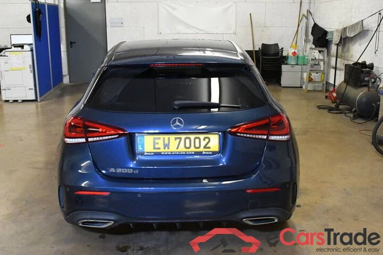 Mercedes-Benz A 200d AMG Night Aut. Pano LED-Multibeam Widescreen Ambient Burmester Navi 1/2 Sport-Leather-Alcantara KeylessGo Camera Klima PDC ... #3