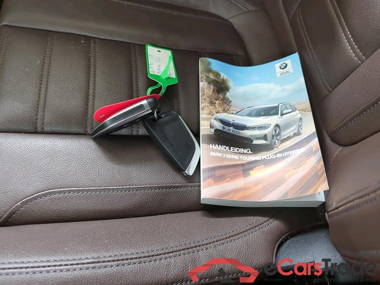 BMW 3 Serie Touring 320e Business Edition Plus 5d #4