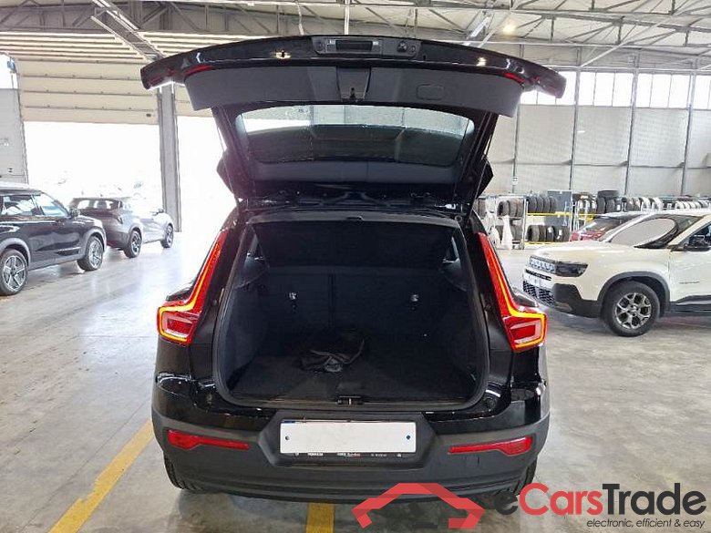 VOLVO XC40 / 2017 / 5P / SUV T2 AUTOMATICO MOMENTUM CORE #5